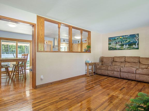 4th image of 2758 Patricia Dr