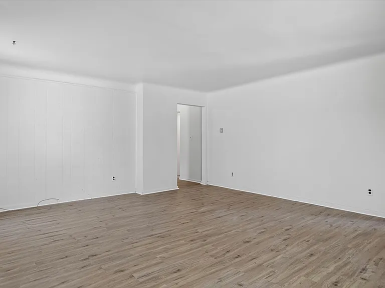 7420 Drexel St — Photo 7