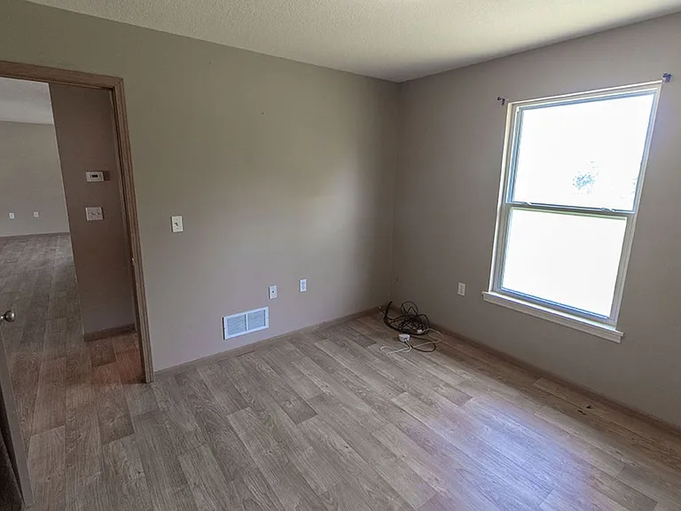 1544 Florence Dr — Photo 17