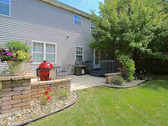 3rd image of 25 Breckenwood Ct