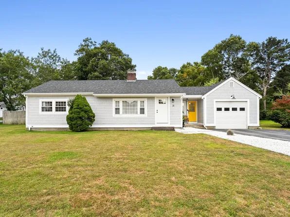 21 Hazelmoor Rd, South Yarmouth, MA 02664
