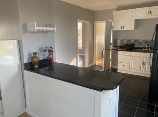220 Munson St #3, New Haven, CT 06511