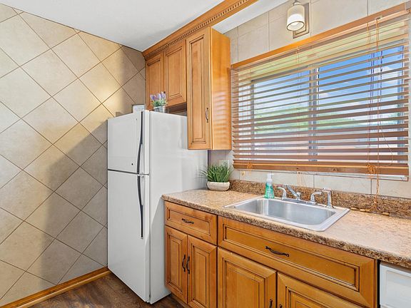 3rd image of 5200 Royalton Rd #11