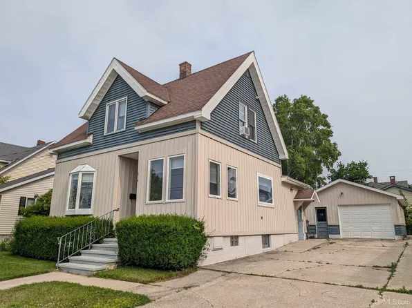 614 Manistique Ave, Manistique, MI 49854