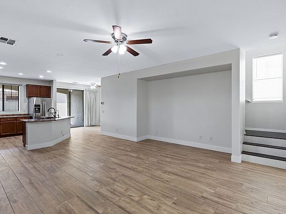 4th image of 21097 E Duncan St