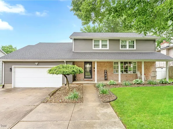 8457 Deer Creek Ln NE, Warren, OH 44484