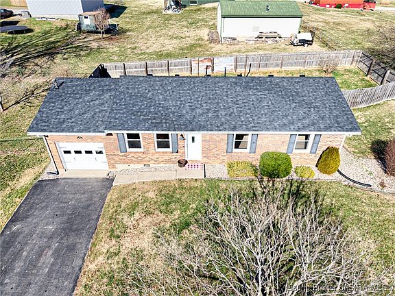 3rd image of 7348 Meadowlark Drive NE