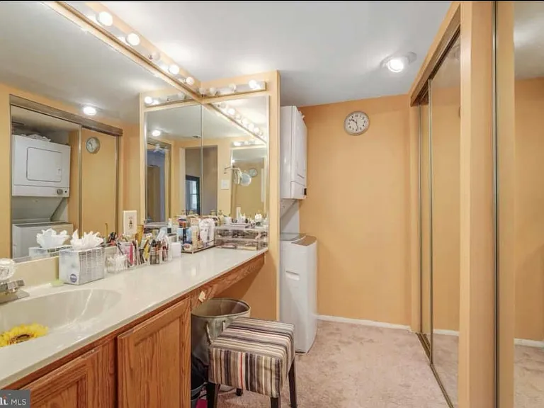 109 Meadowview Ln #109 — Photo 3