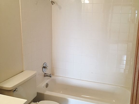 4th image of 2521 Villa Dr S APT 307