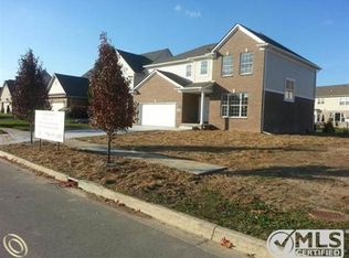 661 Fairways Ln, Chelsea, MI 48118