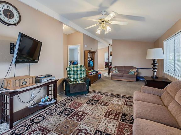2nd image of 7404 Sylmar Ln #208