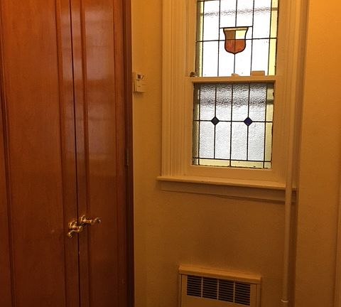 4th image of 1527 E 27th St