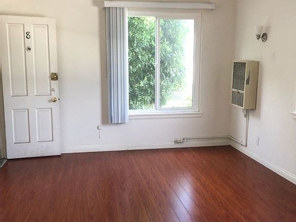 5th image of 814 S Kingsley Dr APT 8