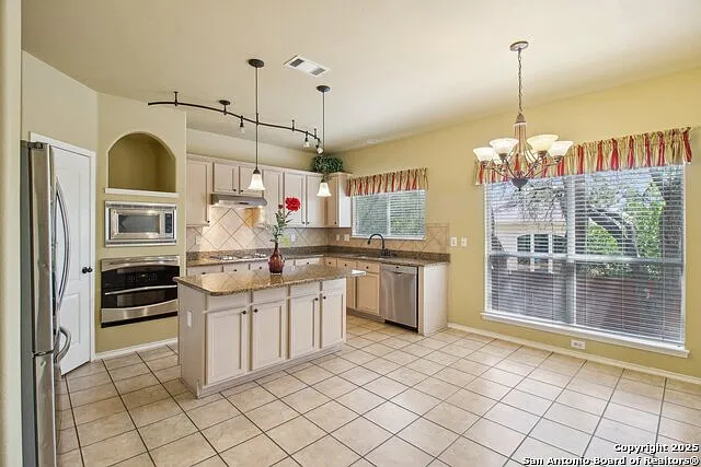 606 Mesa Ln — Photo 14