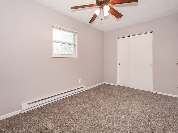 2nd image of 141 Chesapeake Ct