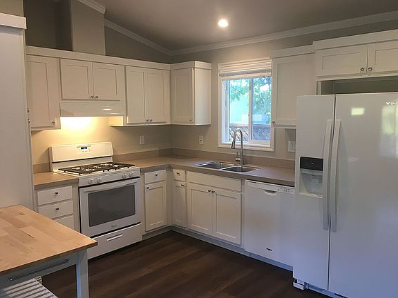 2BR kitchen