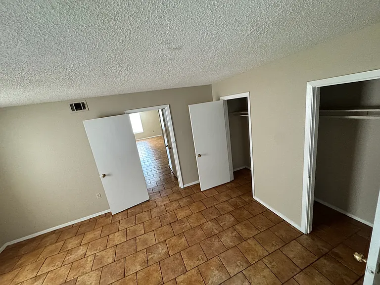 680 Sharp Ln #207 — Photo 2