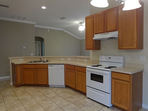 5th image of 2816 Cross Creek Dr