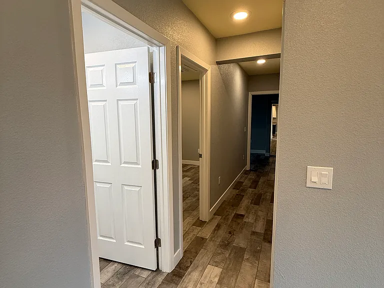 737 Walnut St — Photo 16
