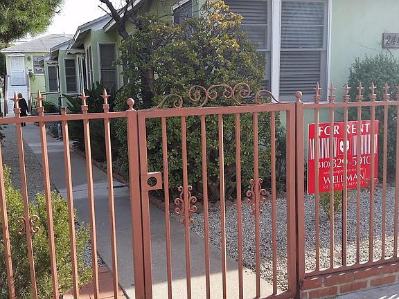 2nd image of 2446 Ocean Park Blvd APT A