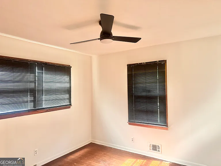 1569 Rock Cut Rd — Photo 5