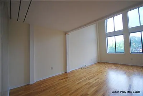 Rented by Lucien Perry | media 21