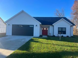939 Stonehenge Dr, Bedford, IN 47421