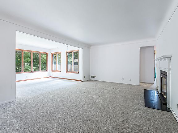 5th image of 1435 Woodland Dr