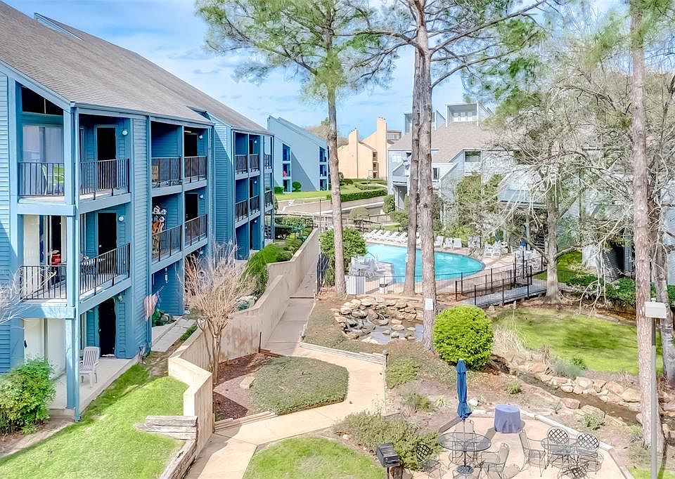 1st image of 12500 Melville Dr APT 320