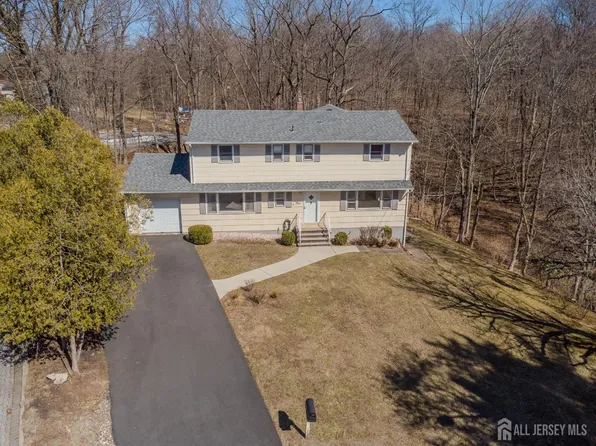 4 Meredith Pl E, Piscataway, NJ 08854