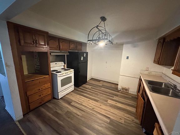 5th image of 2950 Arlington Dr