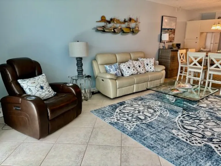 60 Pelican St W #106 — Photo 10