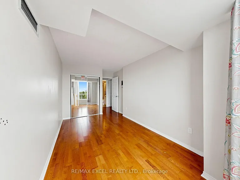 28 Pemberton Ave #706 — Photo 13
