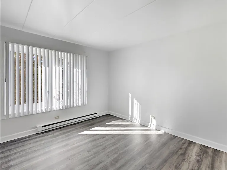 350 S Main St #6 — Photo 7