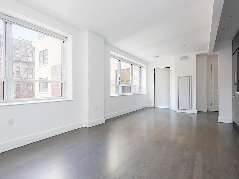 432 W 52nd St #4B — Photo 4
