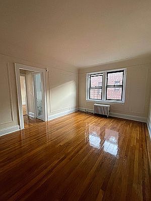 4th image of 94-29 210th St #4