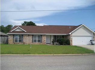 2214 Seascale Ct, Navarre, FL 32566