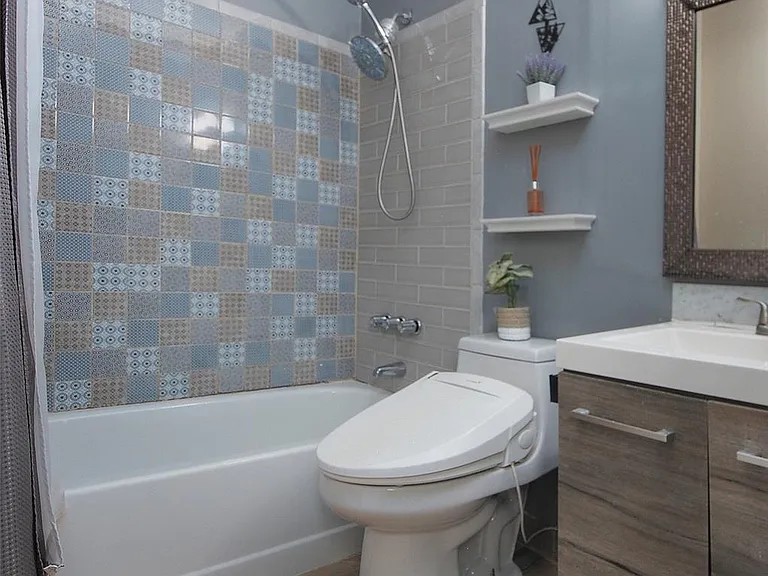18 Lexington Hl #12 — Photo 29