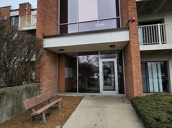 300 W Fullerton Ave APT 222