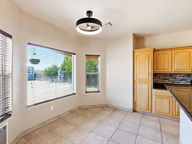 4212 S Hackberry Dr — Photo 11