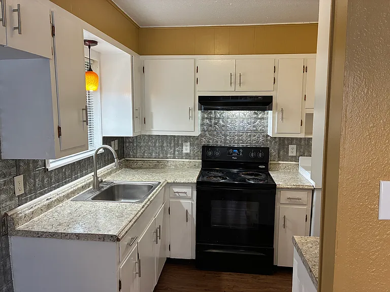1112A Northwood Dr #A — Photo 9