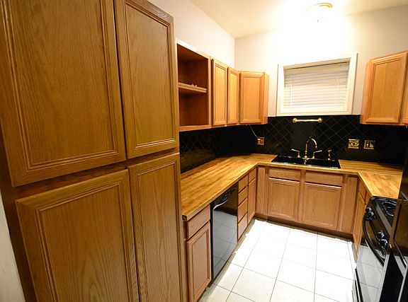 5th image of 4839 N Winthrop Ave