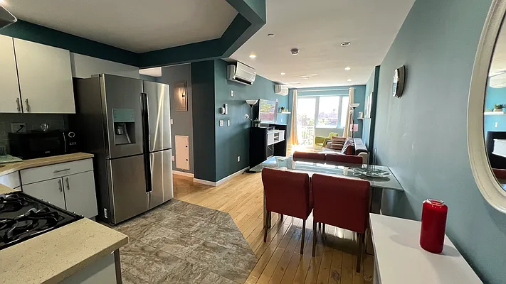 Rented by Project Queens LLC | media 38