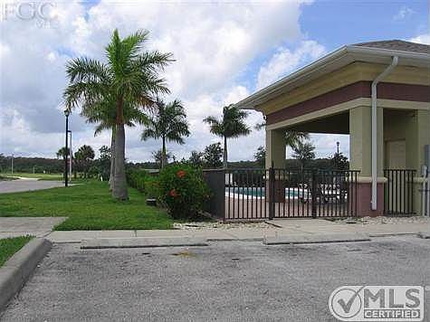 2nd image of 956 Trafford Isles Cir Unit 101