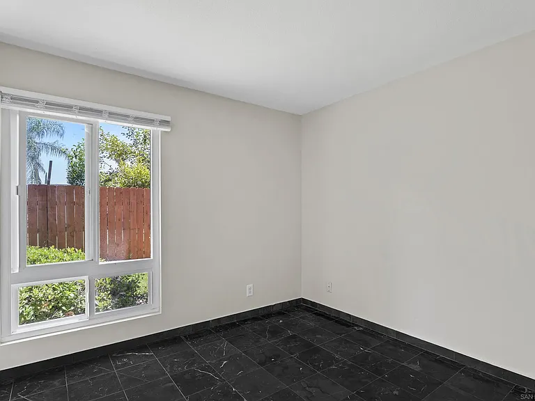 512 Sandalwood Pl #7 — Photo 11