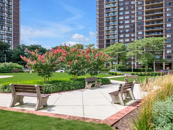 269 Grand Central Parkway image 14 of 25