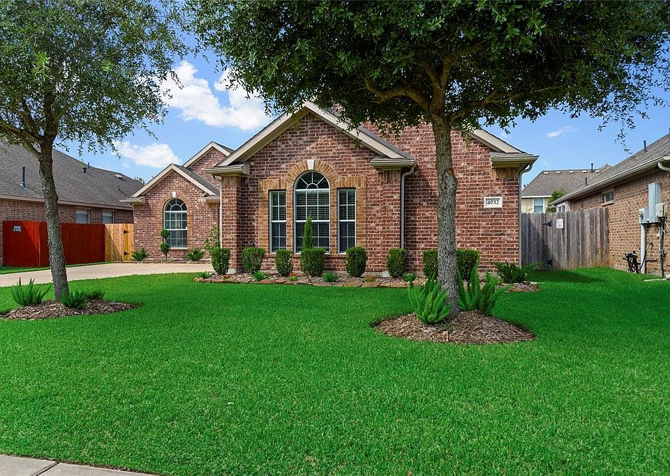1st image of 4032 Palmetto Ct