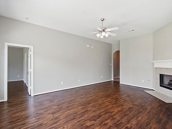 3rd image of 6814 Durango Creek Dr