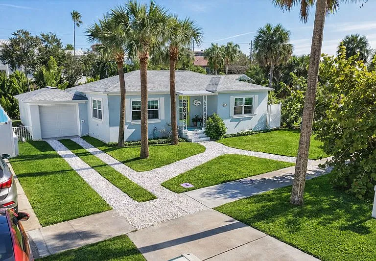 741 Lantana Ave — Photo 3
