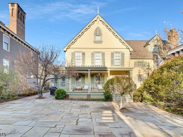 1 Murray Hill Sq